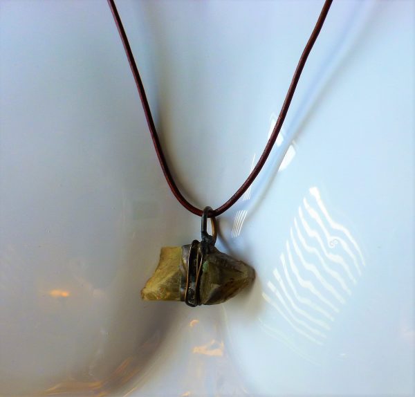 Necklace with  40.05 carat Color Changing Mineral Specimen Pendant - Image 9