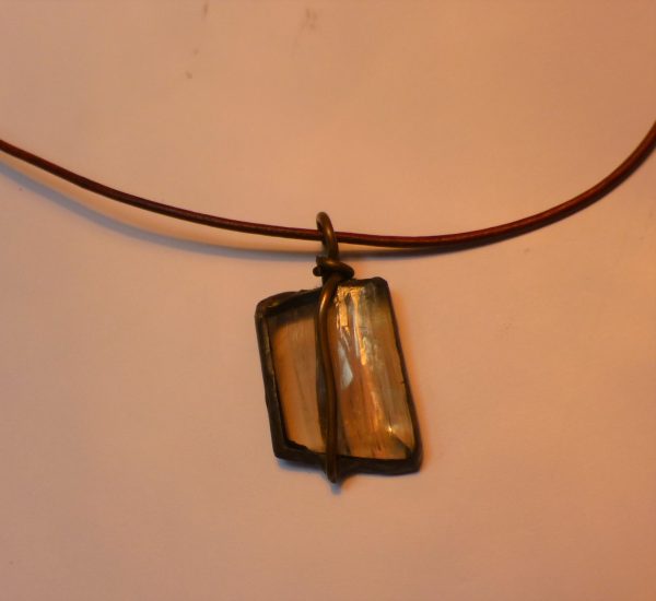 Necklace with  52.50 carat Color Changing Mineral Specimen Pendant - Image 3
