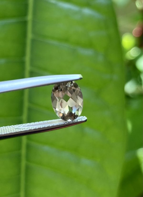 1.32 cts. Zultanite® Oval Cut 8x6mm - Image 2