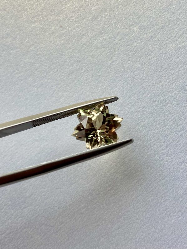 3.21 cts. Zultanite® Wobito Snowflake Gemstone 9mm - Image 3