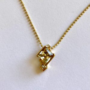 Gold plated Pendant with 5mm Princess Cut Zultanite Gemstone