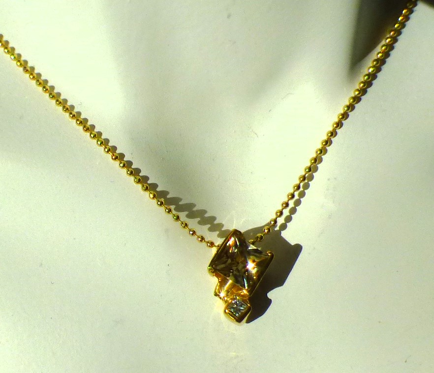 Pendant Necklace, Gold Plated 14K Silver, 0.75 cts. Princess Cut Zultanite® - Image 4