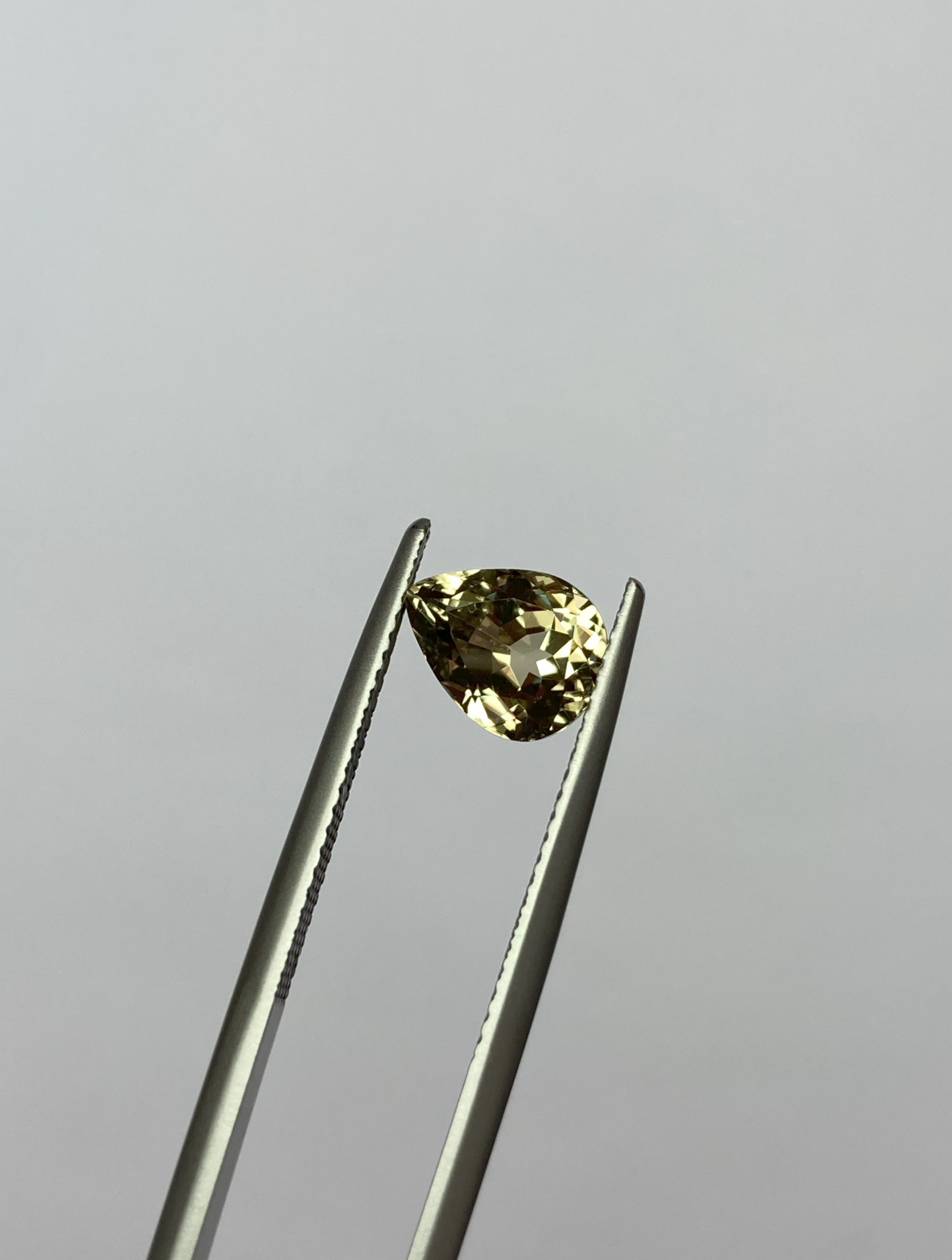 2.18 cts. Zultanite® Pear Shape 8.9x6.8mm - Image 2