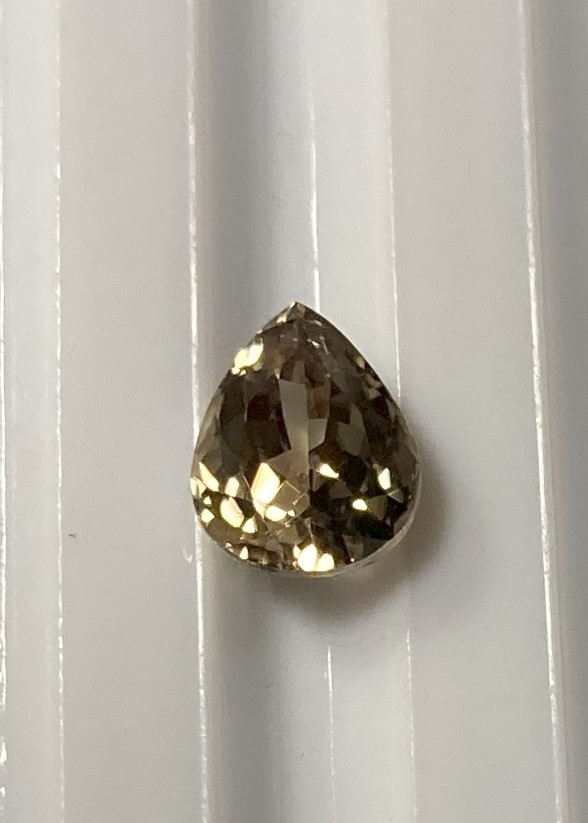 2.18 cts. Zultanite® Pear Shape 8.9x6.8mm - Image 4