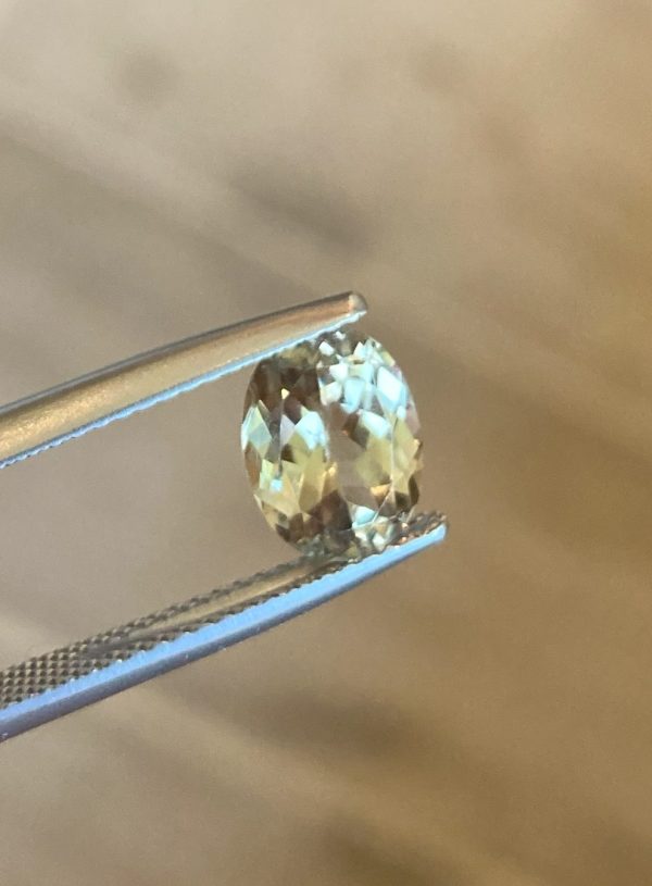 1.73 cts. Zultanite® Oval Cut 9x6.5 mm - Image 3