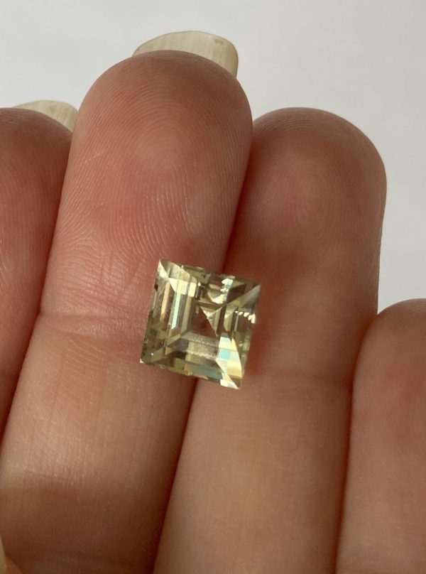 3.77 cts. Zultanite® Princess Step Cut 8.5mm - Image 5