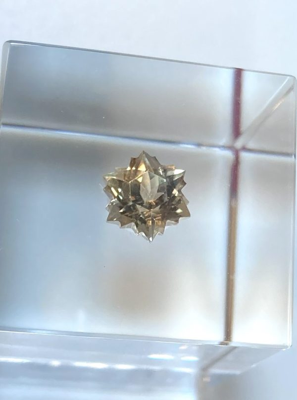 1.73 cts. Zultanite® Wobito Snowflake Gemstone 7mm - Image 3