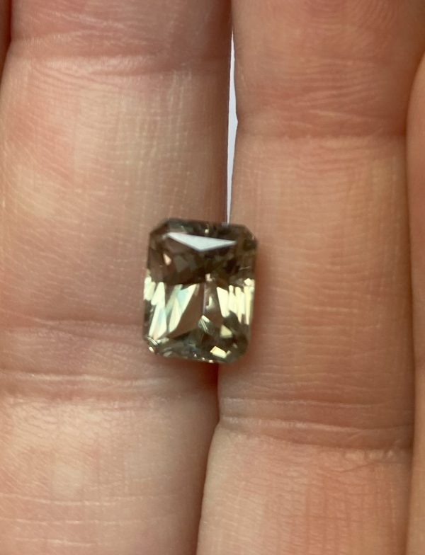 3.10 cts. Zultanite® Radiant Cut Gemstone 9x7mm - Image 9