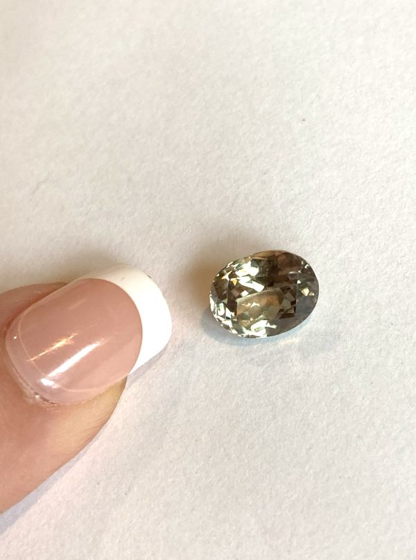 3.21 cts. Zultanite® Oval Cut 10x7.5 mm - Image 2