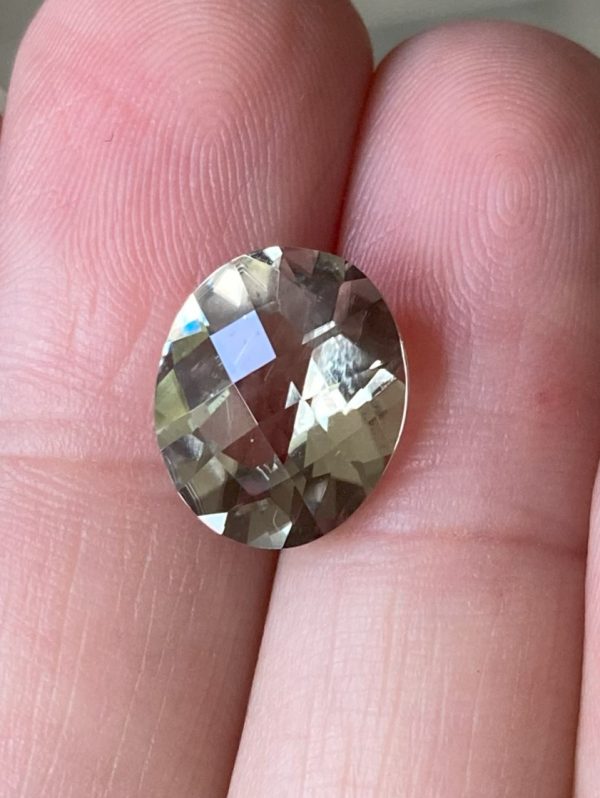 4.76 cts. Zultanite® Checkerboard Oval 12x10mm - Image 3