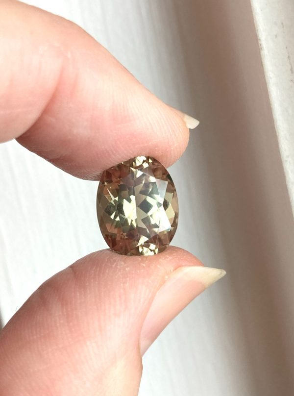 6.69 cts. Zultanite® Oval 13x10 mm - Image 4
