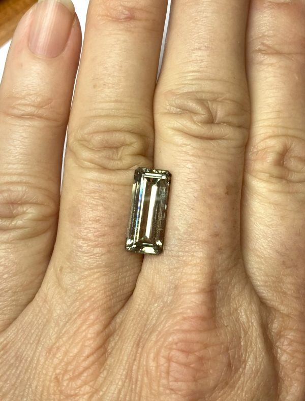 5.14 cts. Zultanite® Long Emerald Cut 16x7mm - Image 6