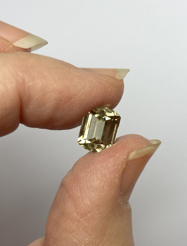 3.18 cts. Zultanite® Curved End Emerald Cut 9.5x7.5 - Image 2
