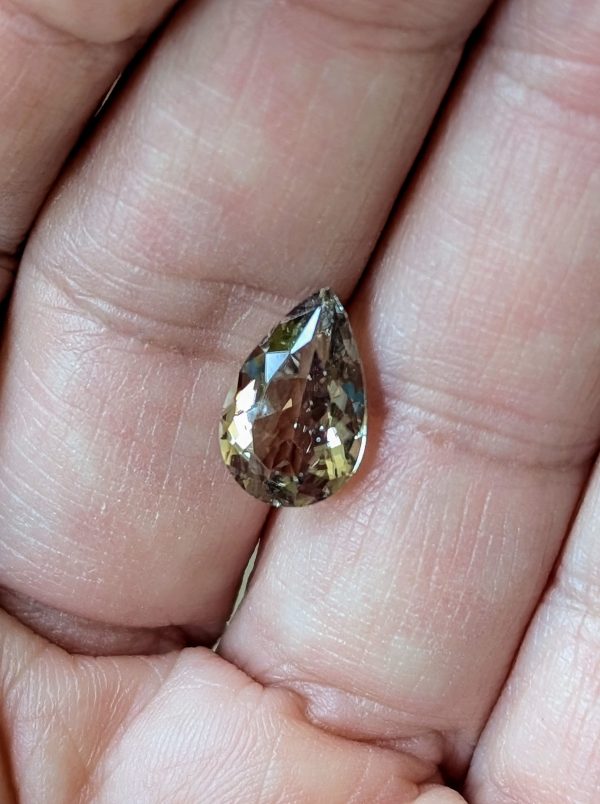 3.41 cts. Zultanite® Pear Cut 12x8 mm - Image 6