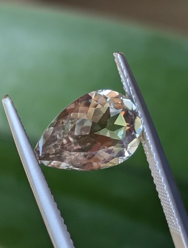 3.41 cts. Zultanite® Pear Cut 12x8 mm - Image 4