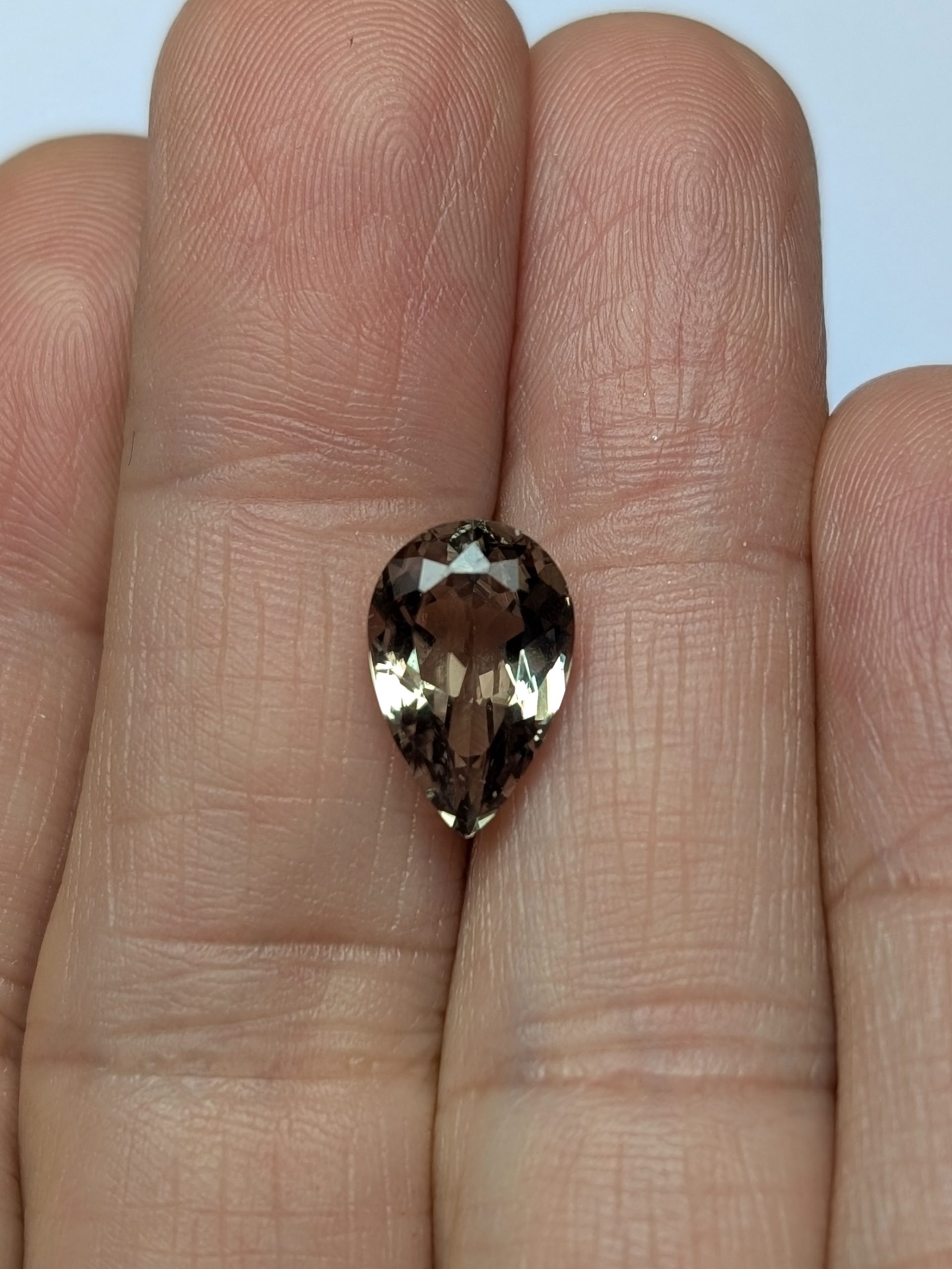 3.41 cts. Zultanite® Pear Cut 12x8 mm - Image 5