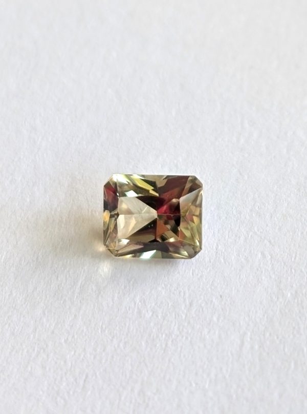 0.94 cts. Zultanite® Radiant Cut 6x5mm - Image 4