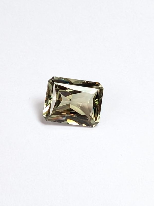 3.38 cts. Zultanite® Radiant Cut Gemstone 10x8mm - Image 3