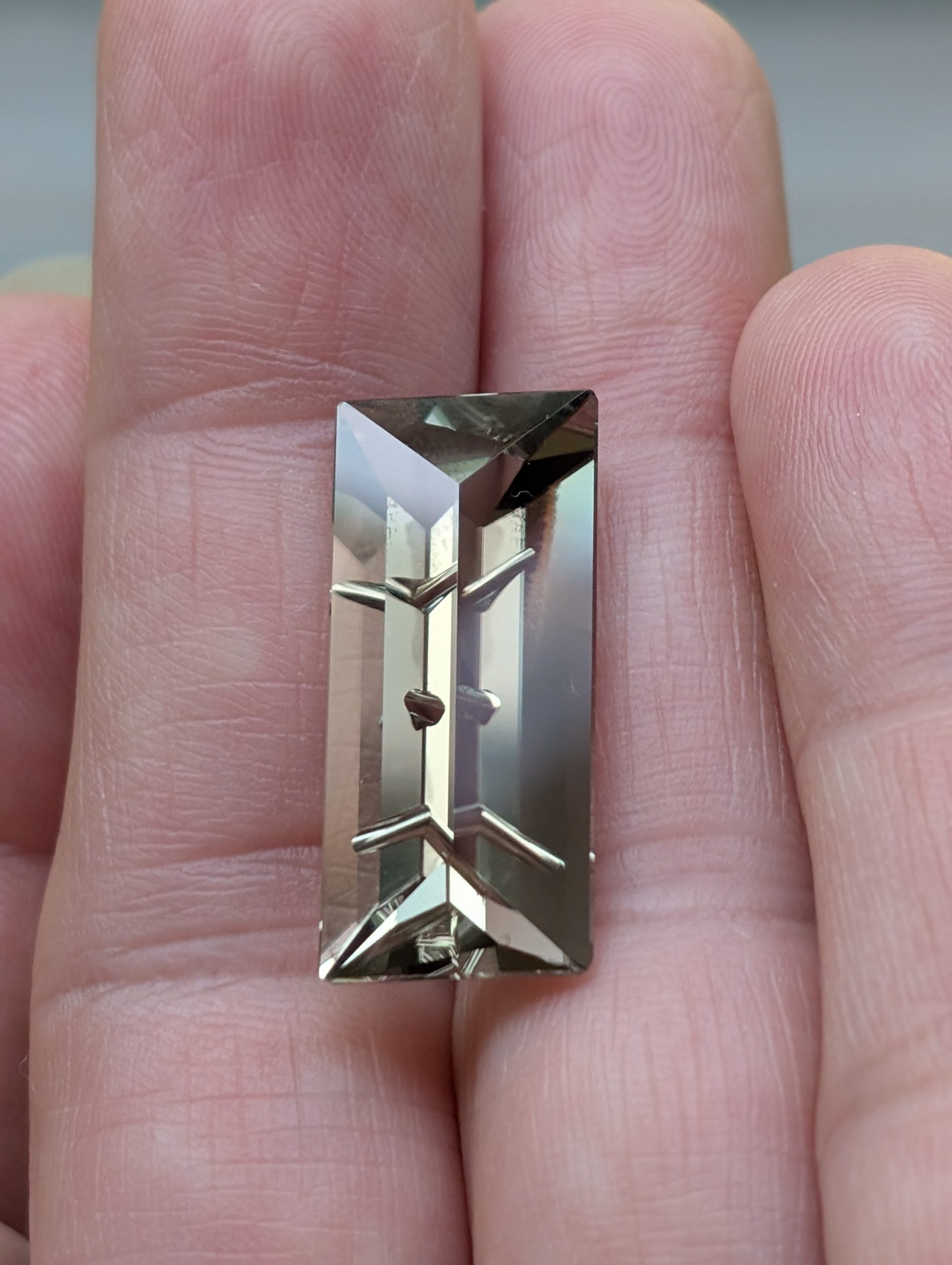 13.59 cts. Zultanite® Wobito Carved Baguette 23.6x10.4mm - Image 2