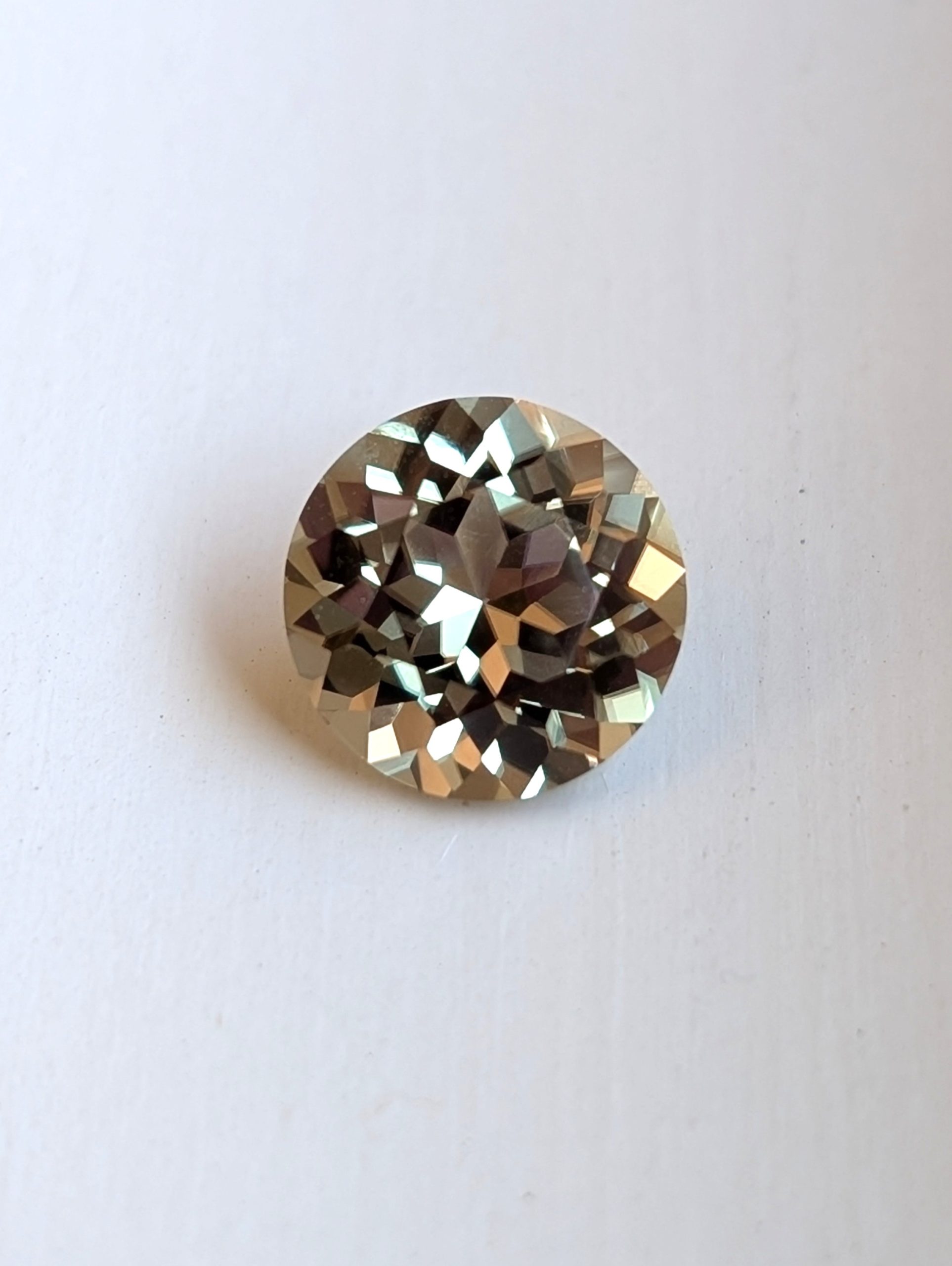 4.95 cts. Zultanite® Modified Portuguese Round 10.7mm - Image 7