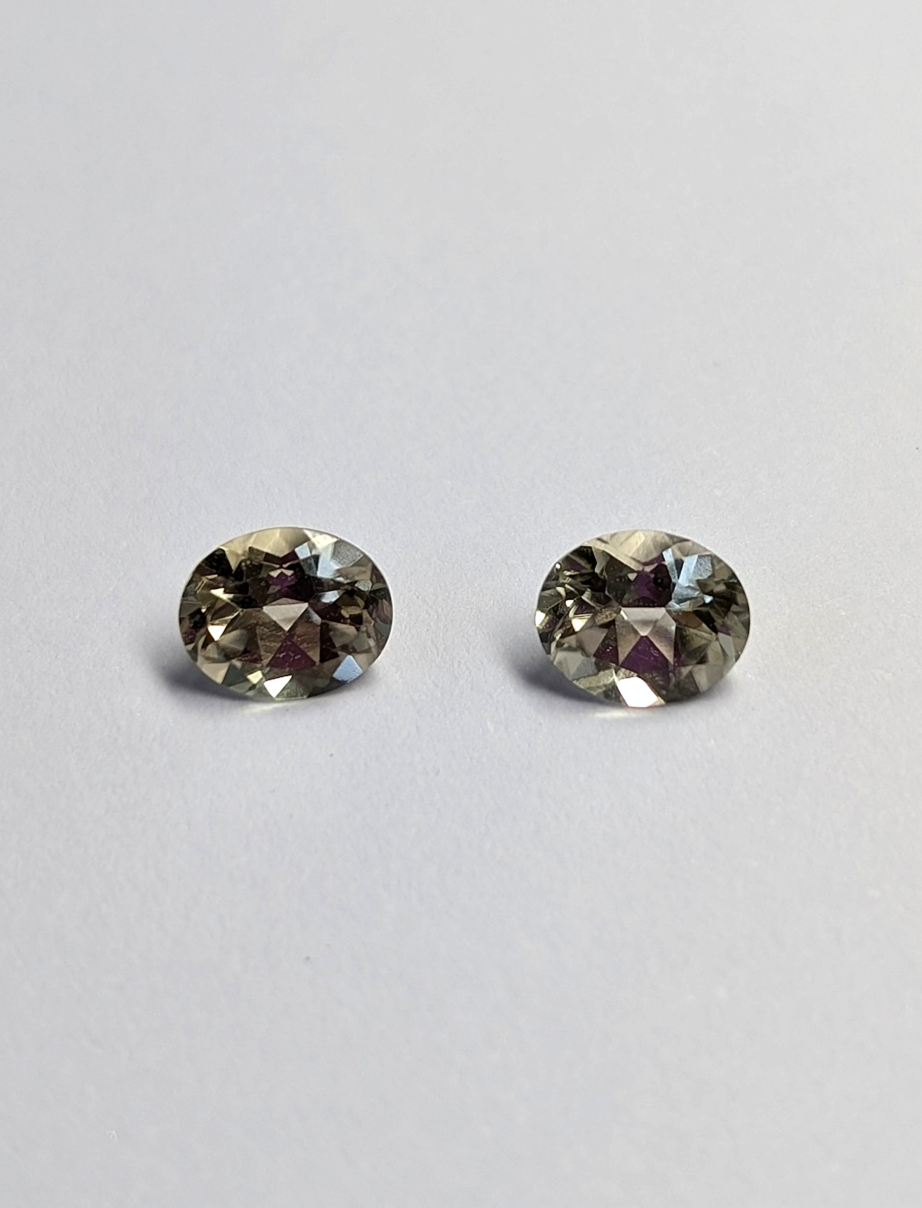 1.37 cts. Zultanite® Oval Cut PAIR 6x5mm - Image 3