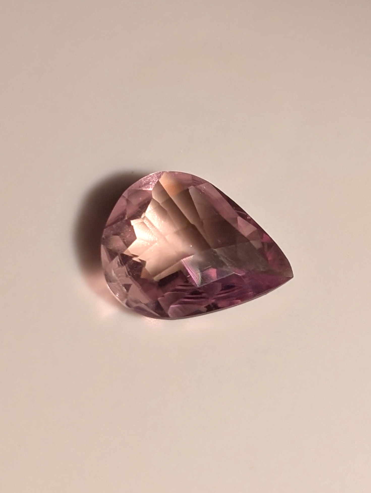 6.60 cts. Zultanite® Lentil Pear Shape Checkerboard Cut 26x12.5 mm - Image 6