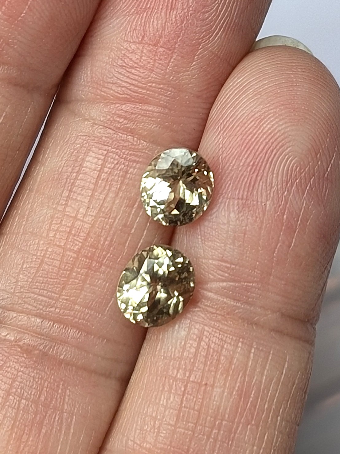 4.33 cts. Zultanite® Oval Cut PAIR 9x7mm - Image 7