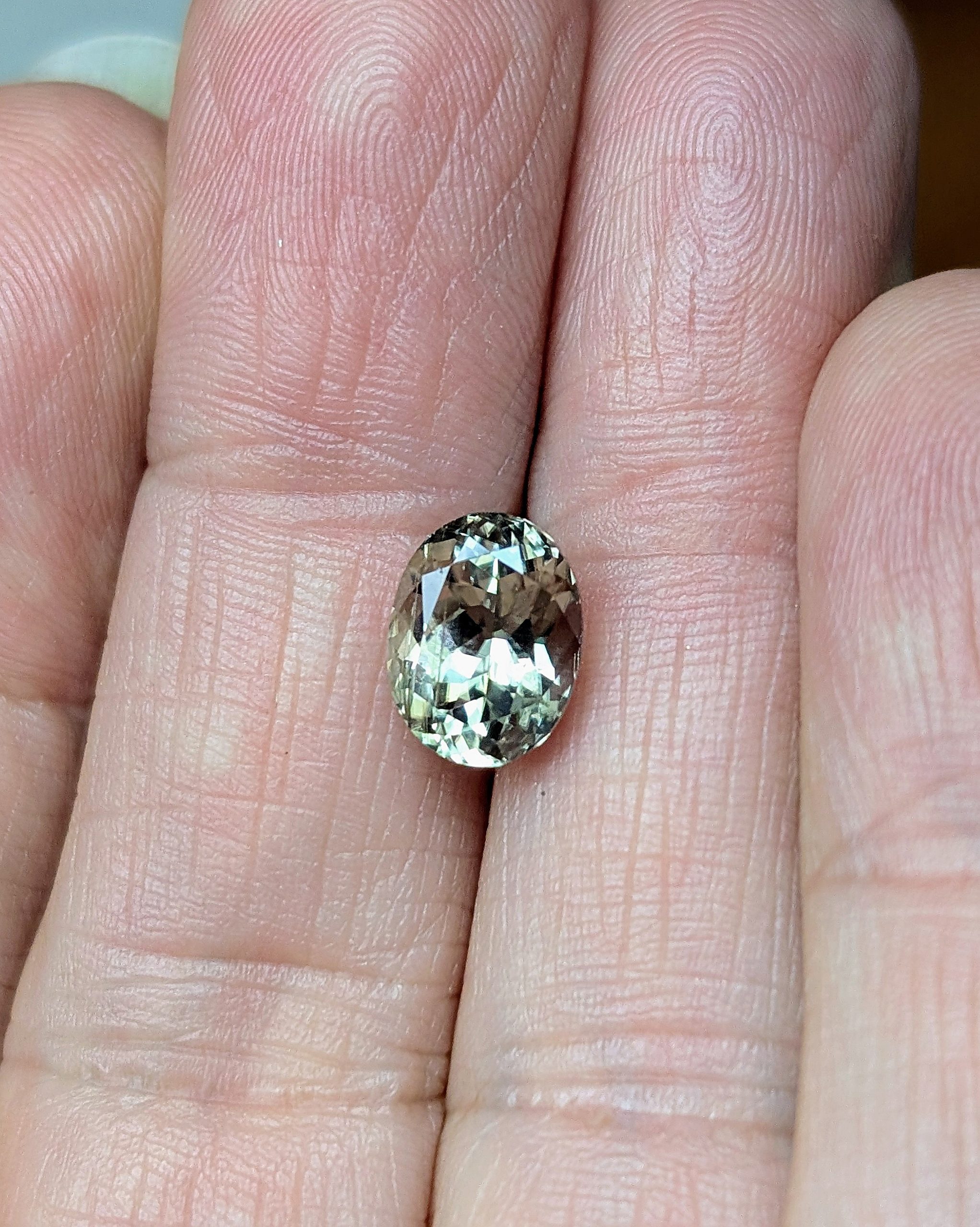 2.52 cts. Zultanite® Oval Cut Gemstone 9x7mm - Image 6